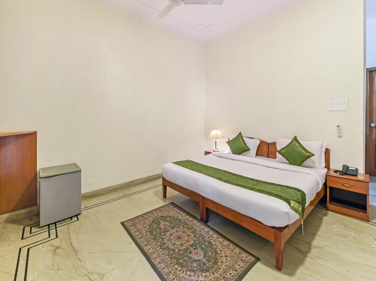 Hotel Treebo Trip The Nest Corporate Greater Noida Exteriér fotografie