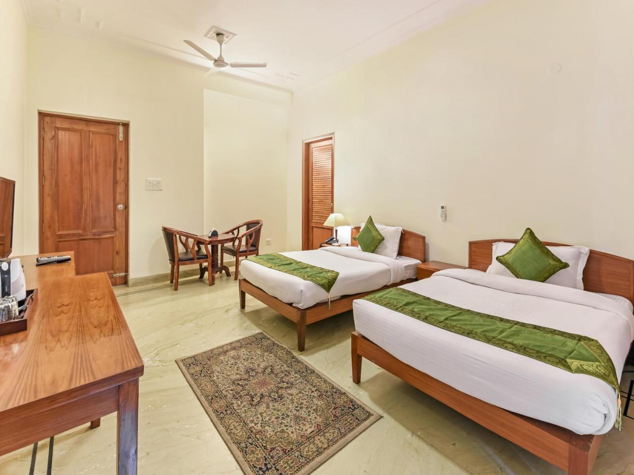 Hotel Treebo Trip The Nest Corporate Greater Noida Exteriér fotografie